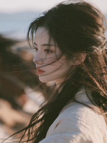 Dreamy Portrait of a Young Girl in Ethereal Light